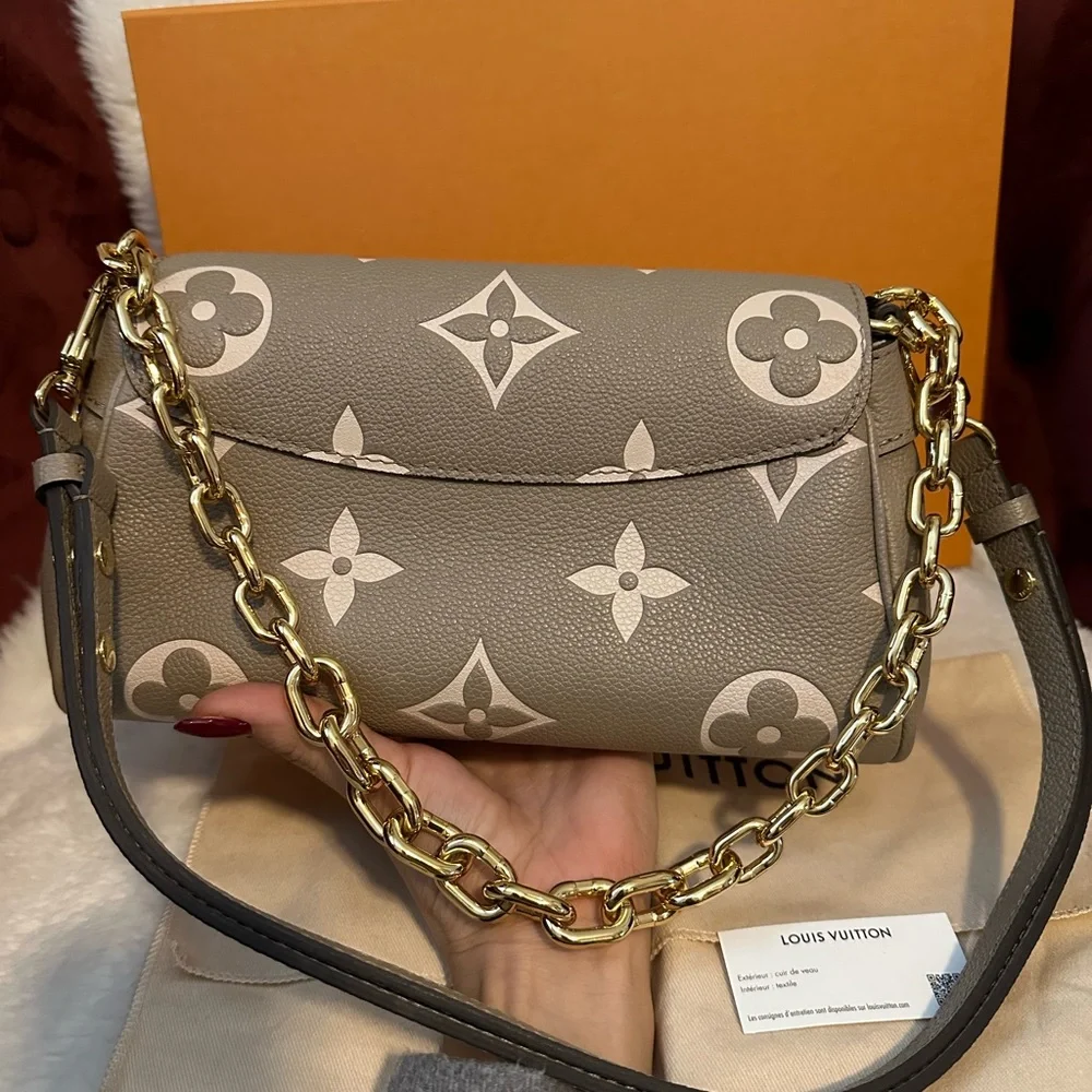 (SOLD)LOUIS VUITTON FAVORITE NEW - Picture 11 of 11